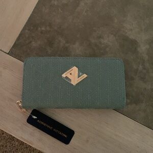 Adrienne Vittadini Phone Wallet Avocado Green